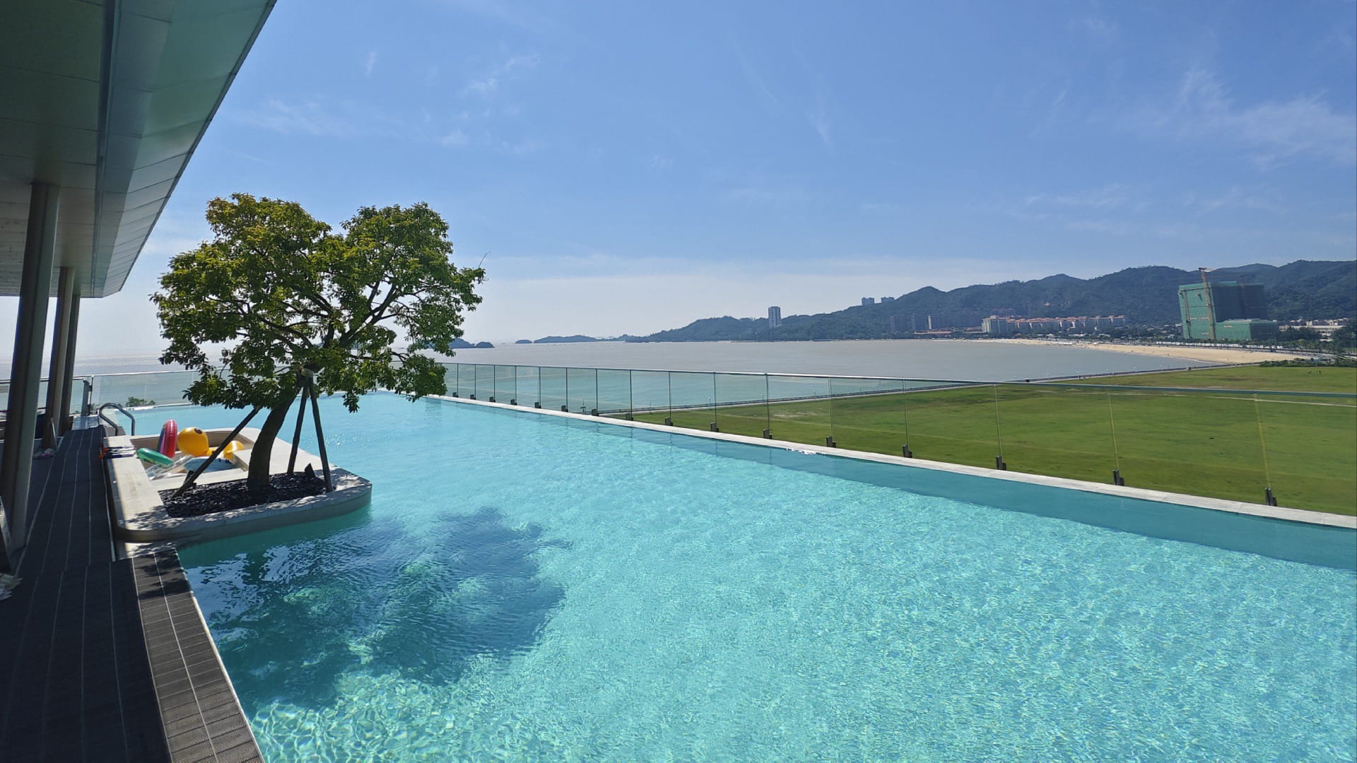 无边际泳池全景