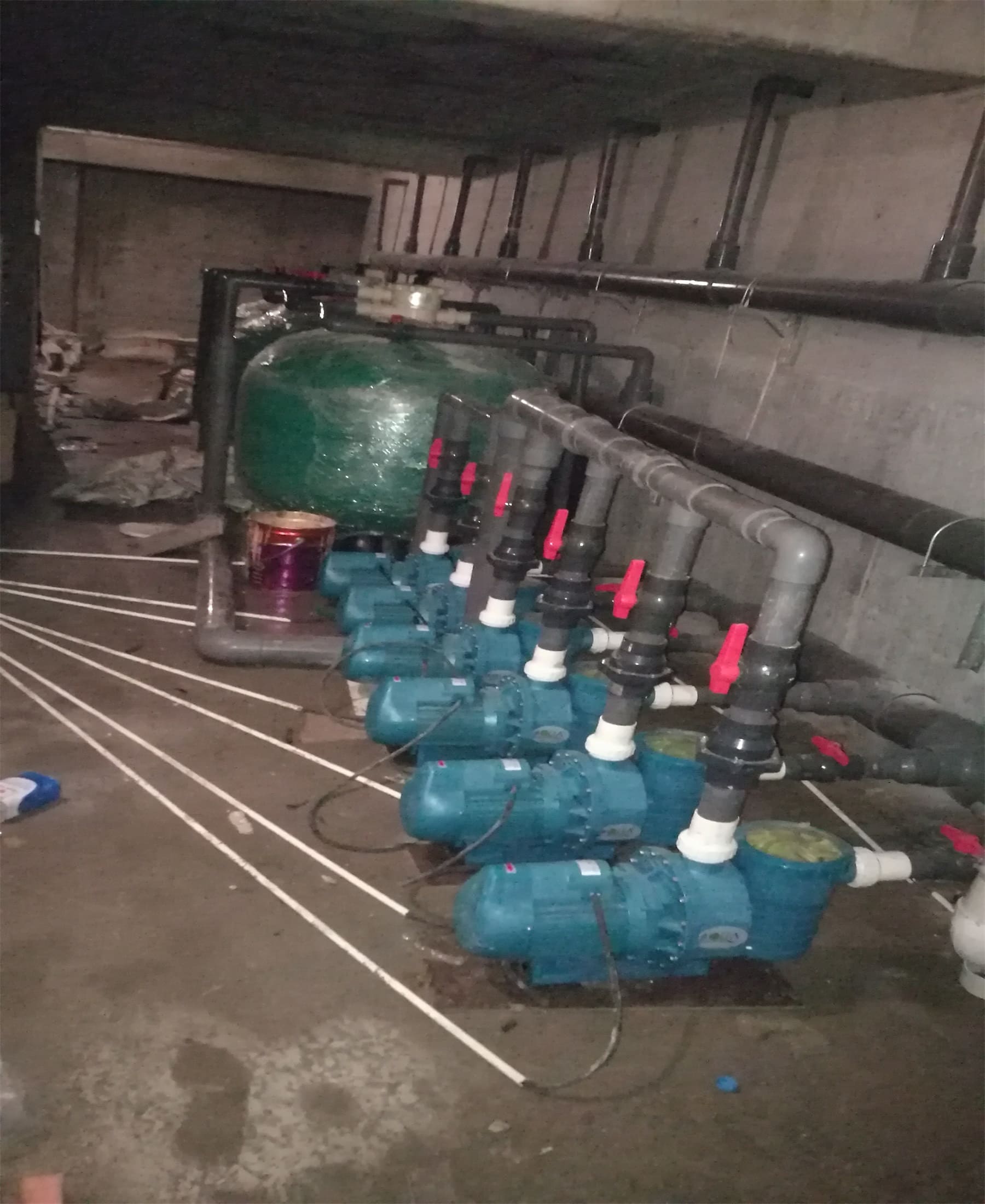 宝鸡市亚泰健身房泳池