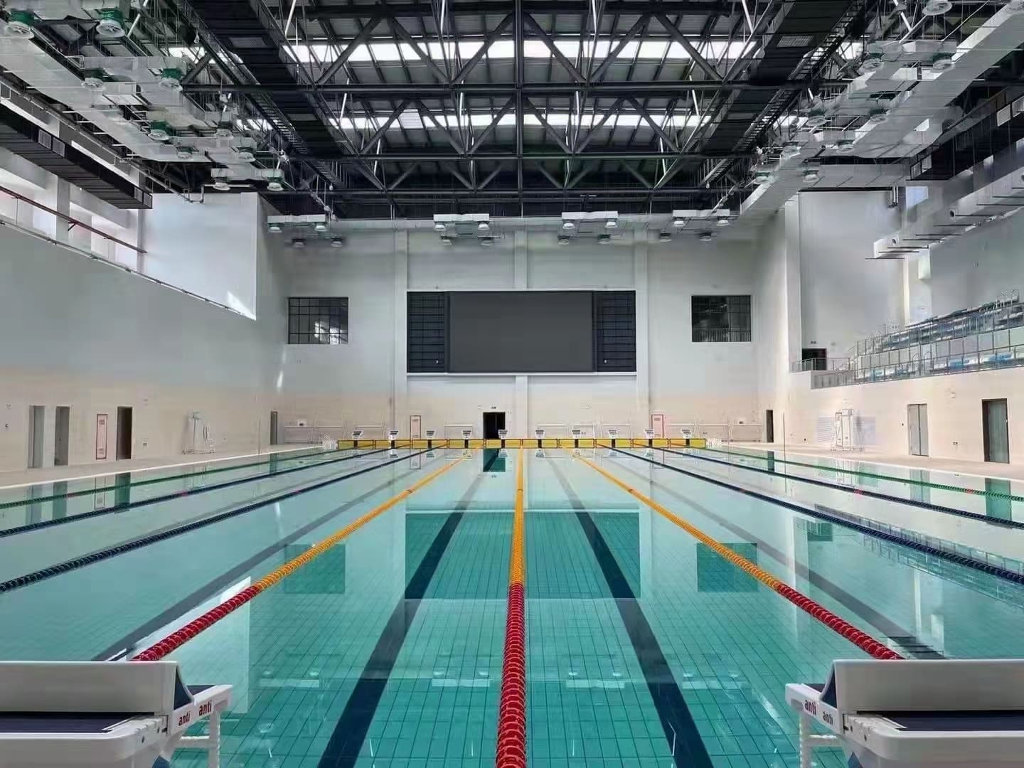 淮南市寿县一中室内泳池